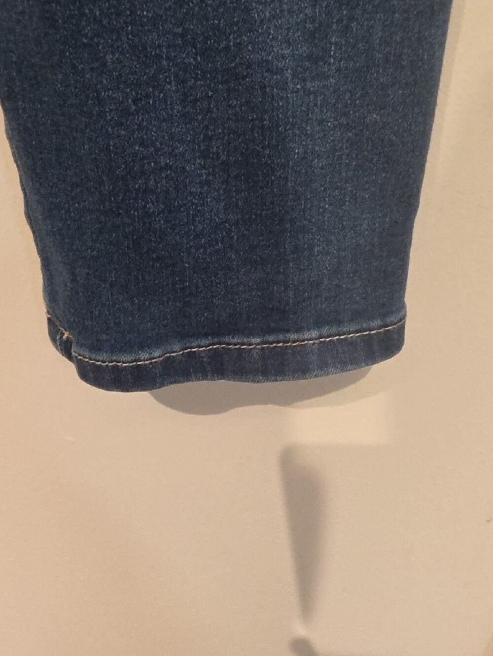 Juicy Couture Blue Ankle Crop Stretch Jeans - Picture 4 of 10